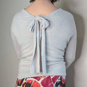 100% Cashmere Bow Back Grey Sweater Women's Size Small